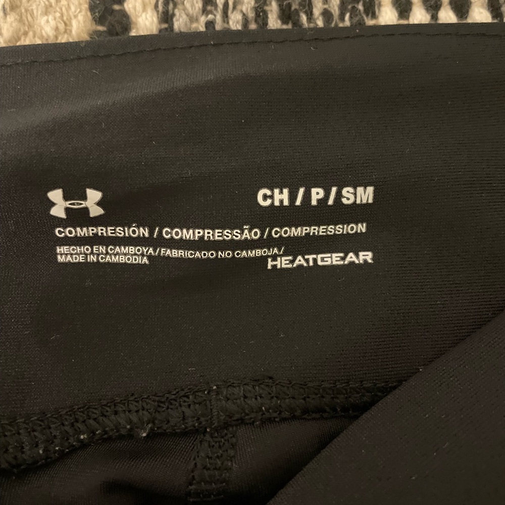 Under Armor heat gear black women’s leggings